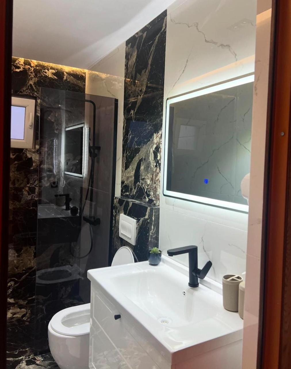 Hotel Europa Prishtina Pristina Eksteriør bilde