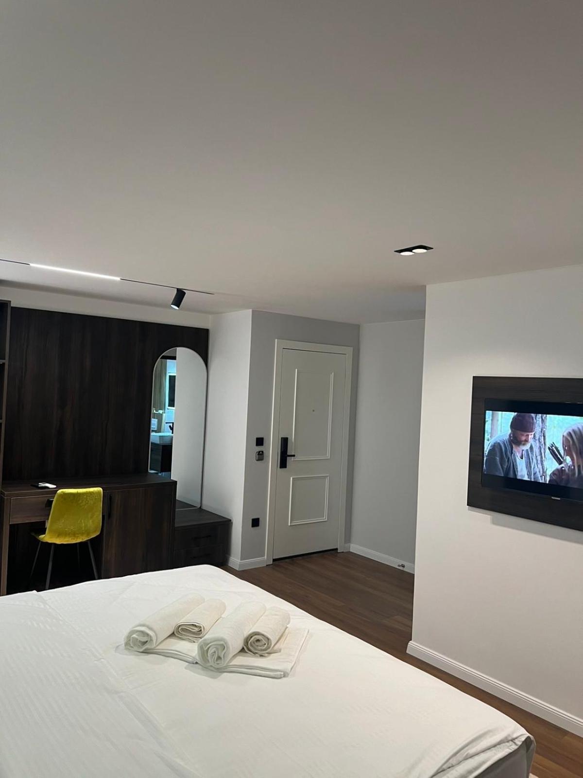 Hotel Europa Prishtina Pristina Eksteriør bilde